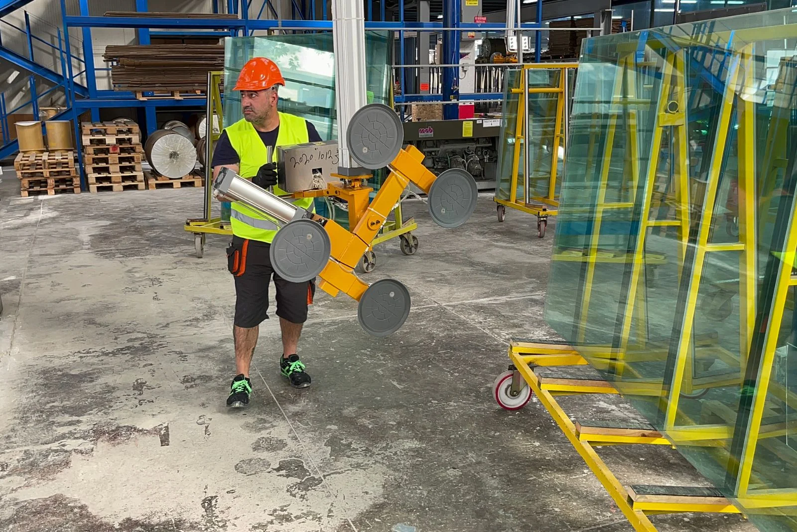 Bilder-Produktionsprozess-Flachdachfenster-ISOzertifiziert-Herstellung-dreifachVerglasung.jpg