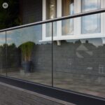 Garde-corps en verre sur mesure à fixation au sol | SV45 UT main courante fixe | Dimensions sur mesure – Image 9