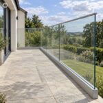 Garde-corps en verre sur mesure à fixation au sol | SV55 UT main courante fixe | Dimensions sur mesure – Image 2