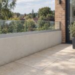 Garde-corps en verre sur mesure à fixation au sol | SV55 UTM main courante fixe | Dimensions sur mesure – Image 2