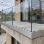 Garde-corps en verre sur mesure à fixation latérale | SV75 UF verre réglable | Dimensions personnalisées – Image 2